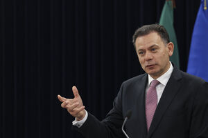 Montenegro diz que antecipou a divulgação dos clientes devido às "burocracias exageradas" 