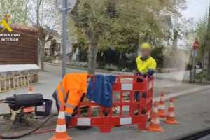 Sete detidos por se fazerem passar por operários para roubar cobre à luz do dia em Espanha 