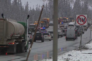 Choque em cadeia com cerca de 70 veículos faz oito feridos nos EUA 