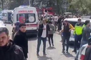 Momentos de pânico após estudante abrir fogo em escola na Turquia e matar quatro pessoas