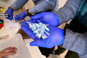 Guardia Civil revela vídeo de operação que desmantelou clínicas de estética clandestinas e rede que traficava botox