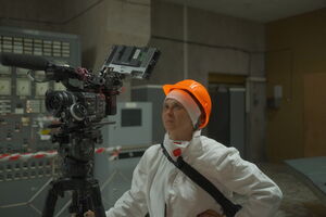 Jenia Bilous na sala de comando da Central Nuclear de Chernobyl