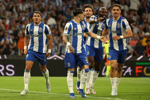FC Porto perde em Nottingham e falha meias-finais