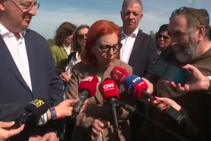 Ministra do Ambiente garante que Portugal tem jet fuel "até ao pico do verão" 