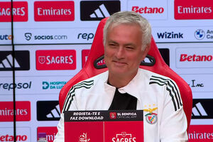 Mourinho: "Onze para o dérbi? Se o Rui quiser dizer o dele, eu digo o meu!"