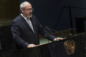 Tim Ayres, ministro da Indústria e Ciência da Austrália