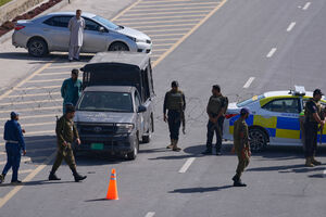 Segurança apertada em Islamabad, que deveria receber uma nova de conversações
