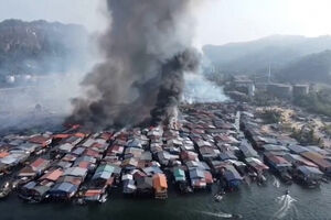 Incêndio destrói cerca de mil casas em aldeia costeira na Malásia