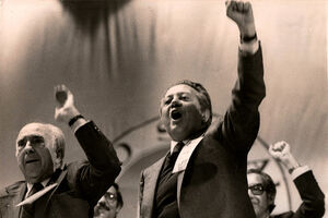 O PS de Mário Soares venceu as primeiras eleições legislativas em democracia