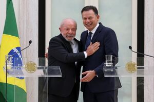 Lula da Silva encontra-se com Luís Montenegro