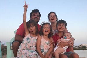 Família Batazu luta por terapia inovadora para leucemia em Portugal, após perda do filho.
