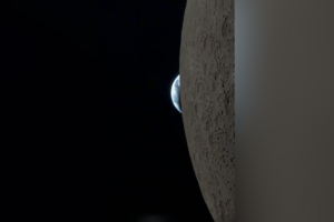 Novas imagens impressionantes da Terra a “desaparecer” atrás da Lua partilhadas pelo comandante da Artemis II 