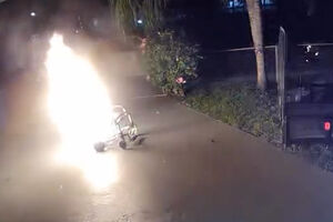 Cadeira de rodas elétrica explode à porta de casa na Florida 