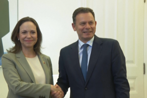 “Futuro para a Venezuela deve passar por uma solução democrática e livre”: Luís Montenegro recebe María Corina Machado 