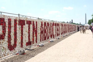 Washington é palco de instalação com 20 mil peluches que homenageia crianças raptadas na Ucrânia   
