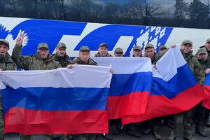 193 militares russos libertados em troca de prisioneiros com a Ucrânia 