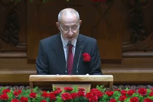 Alfredo Maia reafirma "compromisso com os valores da Revolução inapagável"