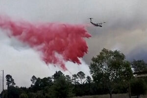 Vídeo mostra meios aéreos no combate ao incêndio na Geórgia que continua a alastrar-se  
