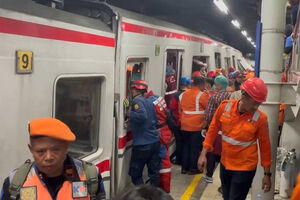 Imagens mostram colisão de comboios que fez mortos na Indonésia