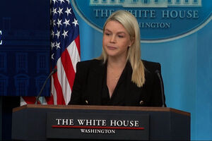 Viúva expectante”: Porta-voz da Casa Branca critica Jimmy Kimmel por comentário sobre Melania Trump 