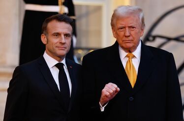 Trump diz que Macron "ainda está a recuperar" da bofetada da mulher e presidente francês já reagiu