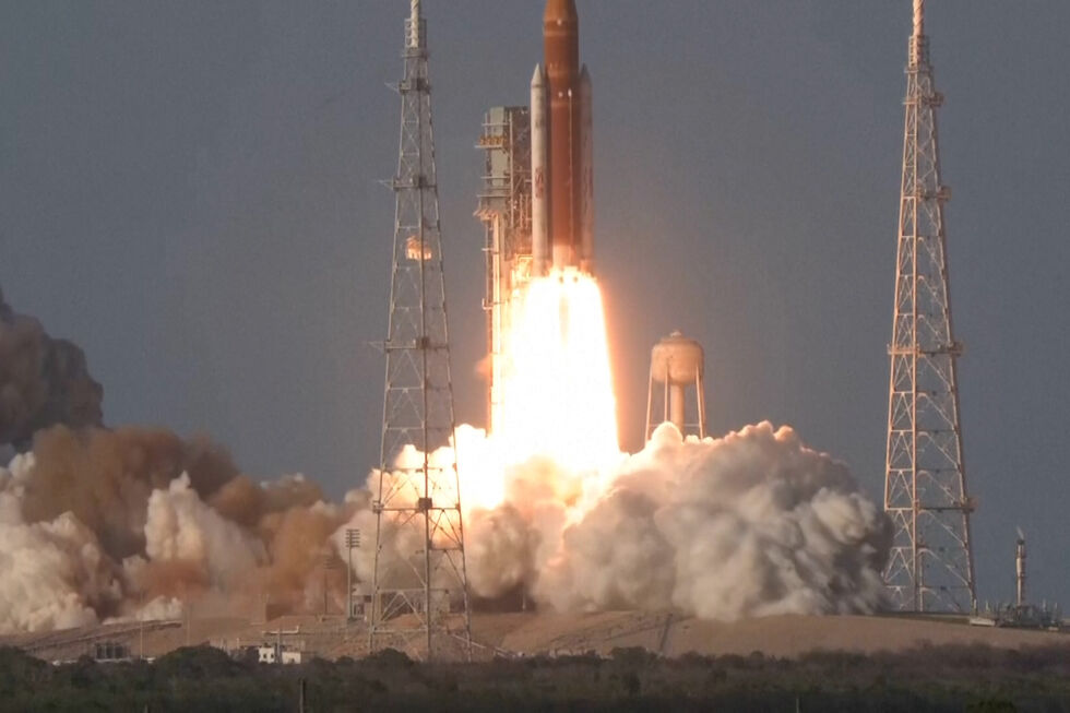 Imagens mostram descolagem de foguetão rumo à Lua lançado pela NASA  