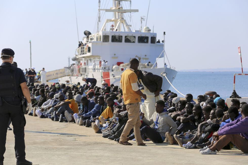 Resgate no Canal da Mancha: 111 pessoas salvas após naufrágio