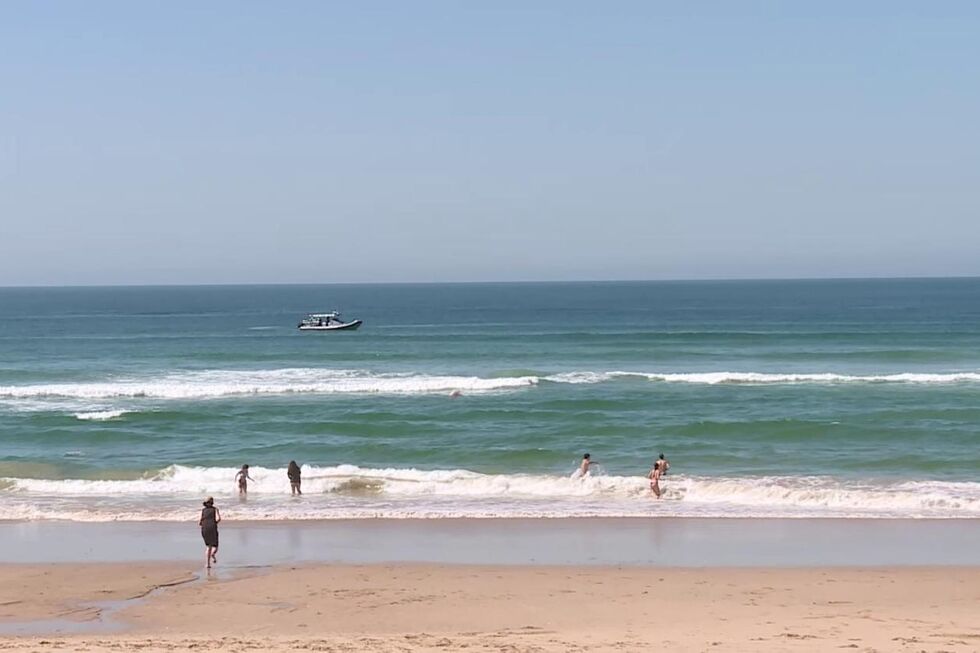Buscas continuam na Costa da Caparica