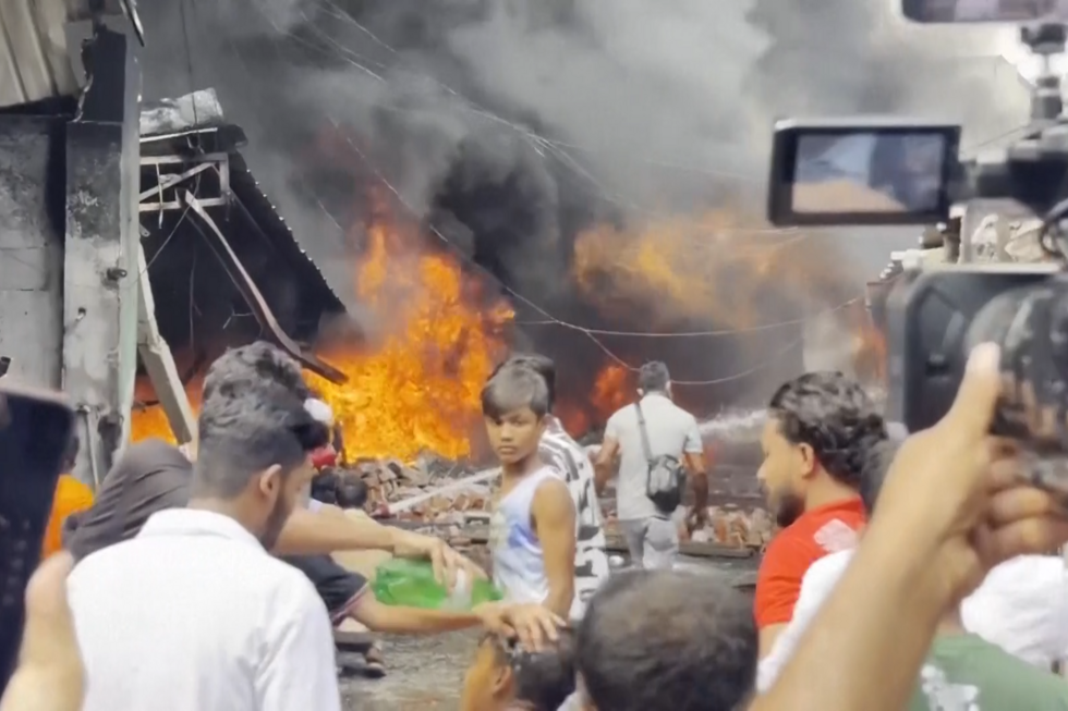 Pelo menos cinco mortos em incêndio em fábrica de isqueiros no Bangladesh 