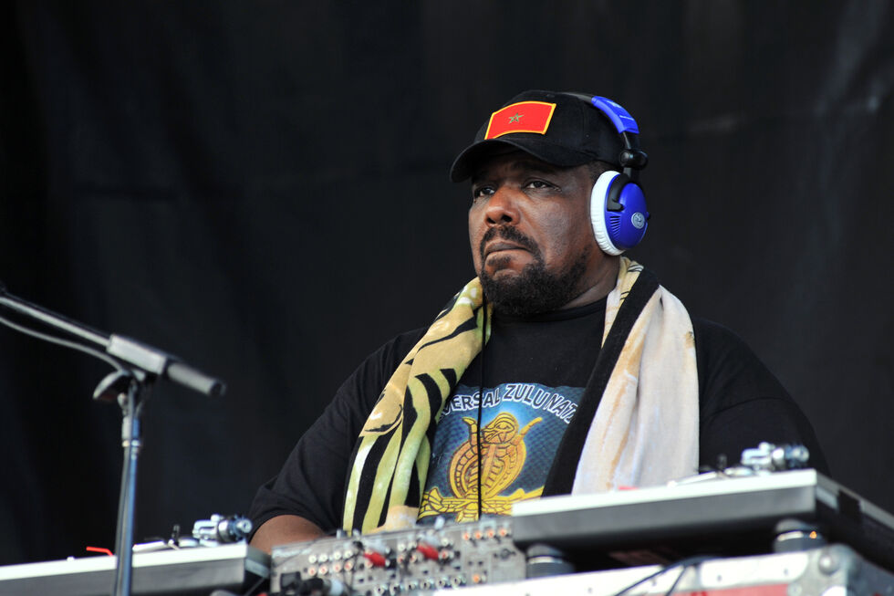 Afrika Bambaataa, pioneiro do hip-hop, ajudou a popularizar o género
