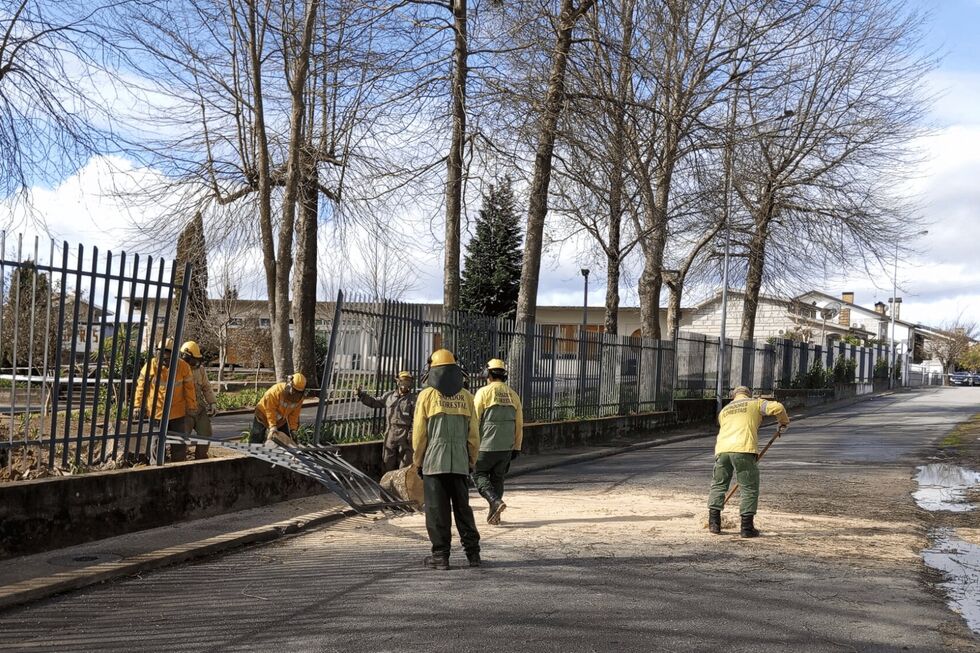 Tempestades em Portugal causam encerramento de escolas e afetam alunos