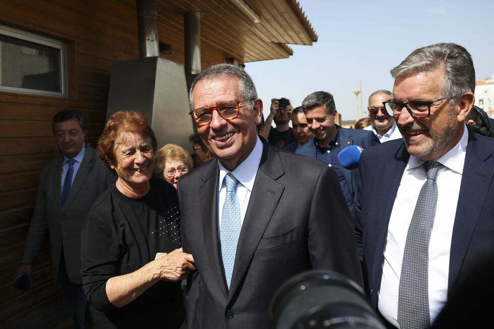 António José Seguro expressa preocupação com incêndios em Portugal