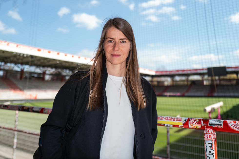 Marie-Louise Eta é a primeira mulher a treinar uma equipa na Bundesliga