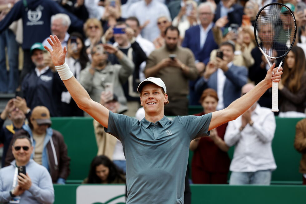 Sinner vence Alcaraz em Montecarlo e volta ao topo do ranking