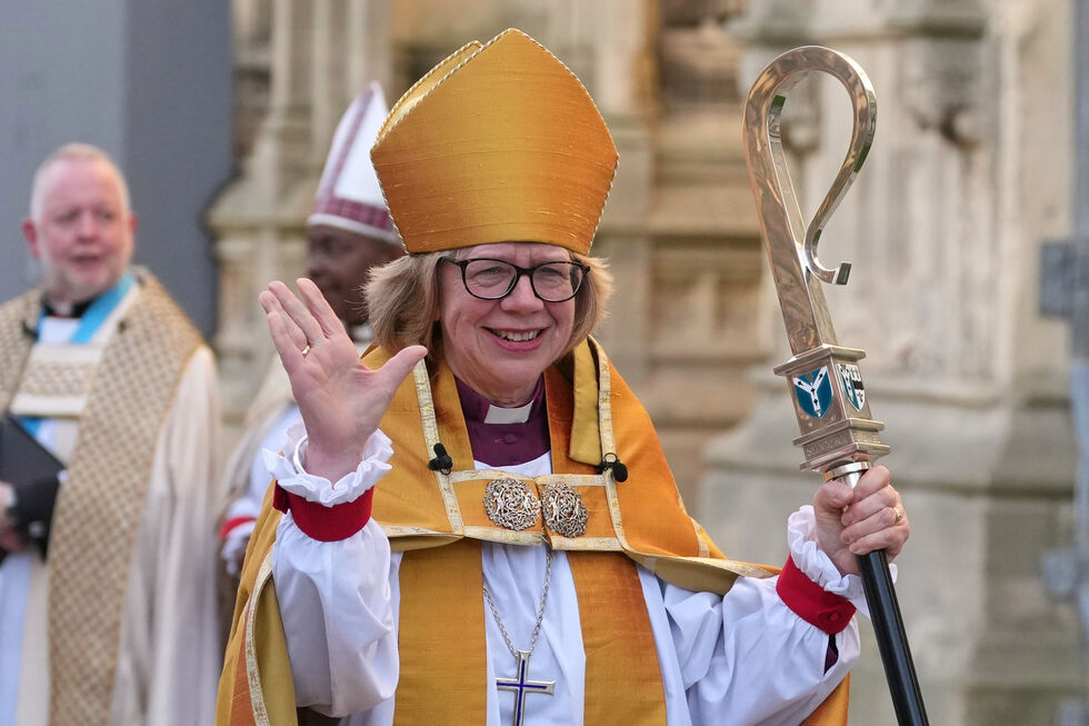 Sarah Mullally após se tornar a primeira mulher a liderar a Igreja de Inglaterra