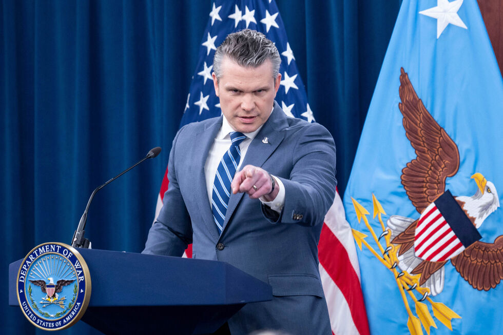 Pete Hegseth ameaça voltar a bombardear o Irão
