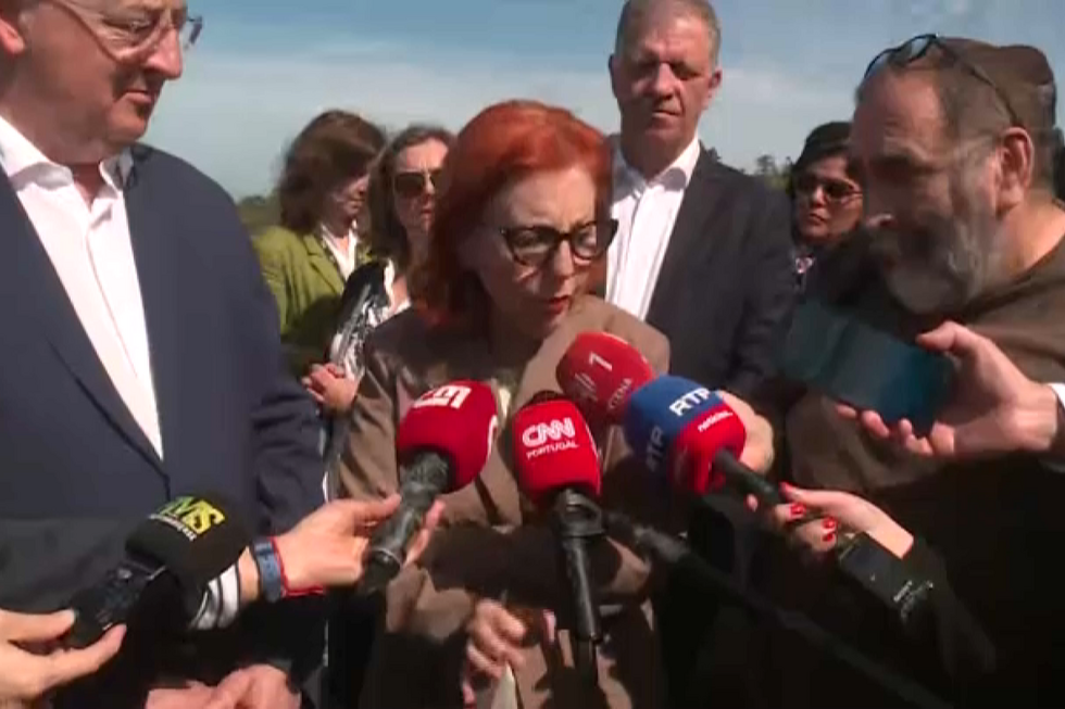 Ministra do Ambiente garante que Portugal tem jet fuel "até ao pico do verão" 