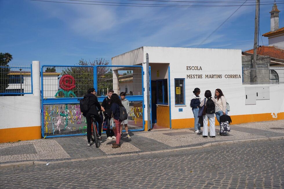 Houve menos alunos a concluir o segundário em 2024/25 do que no ano anterior