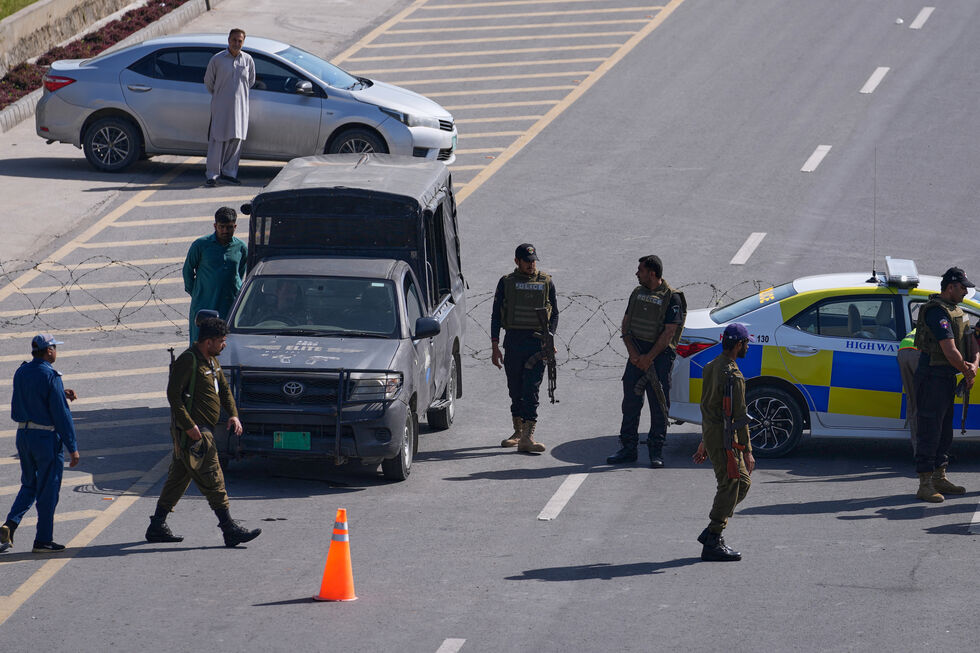 Segurança apertada em Islamabad, que deveria receber uma nova de conversações