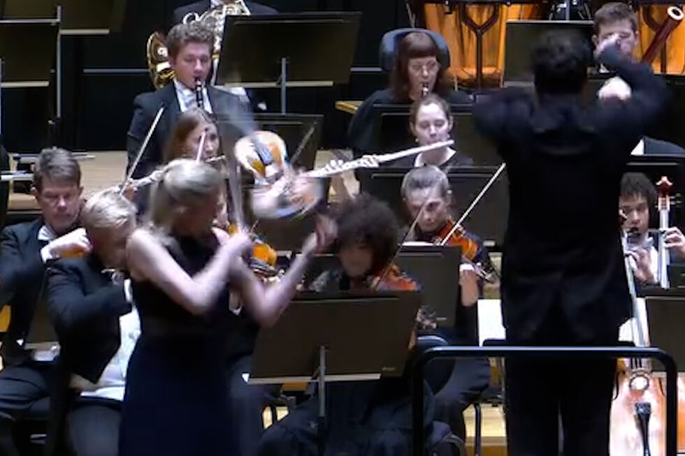 Violino de um milhão de euros “voa” em palco após toque acidental do maestro