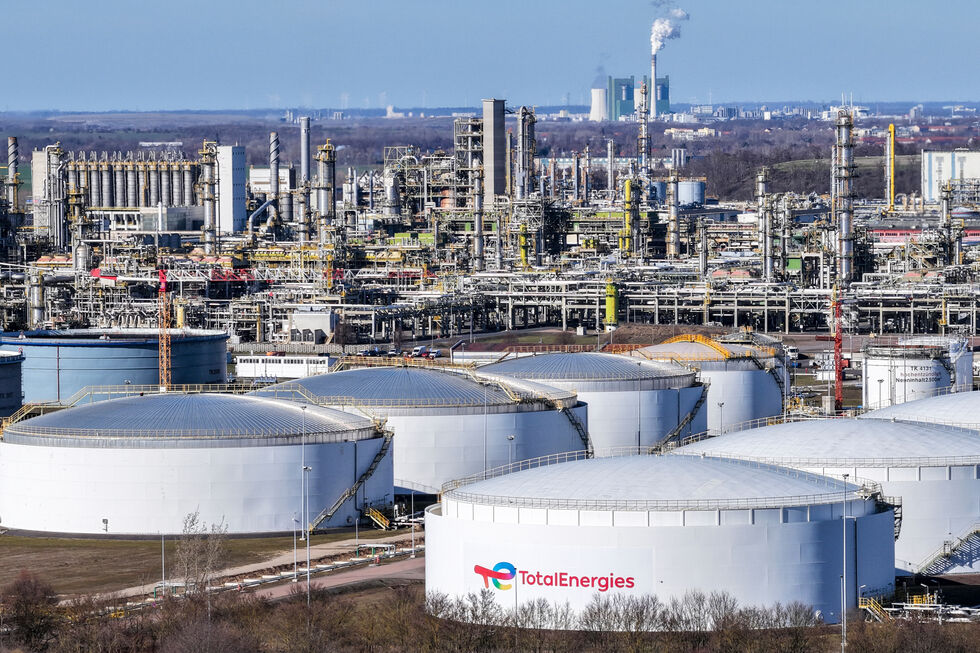 Petrolífera francesa TotalEnergies alerta para os efeitos do bloqueio no estreito de Ormuz