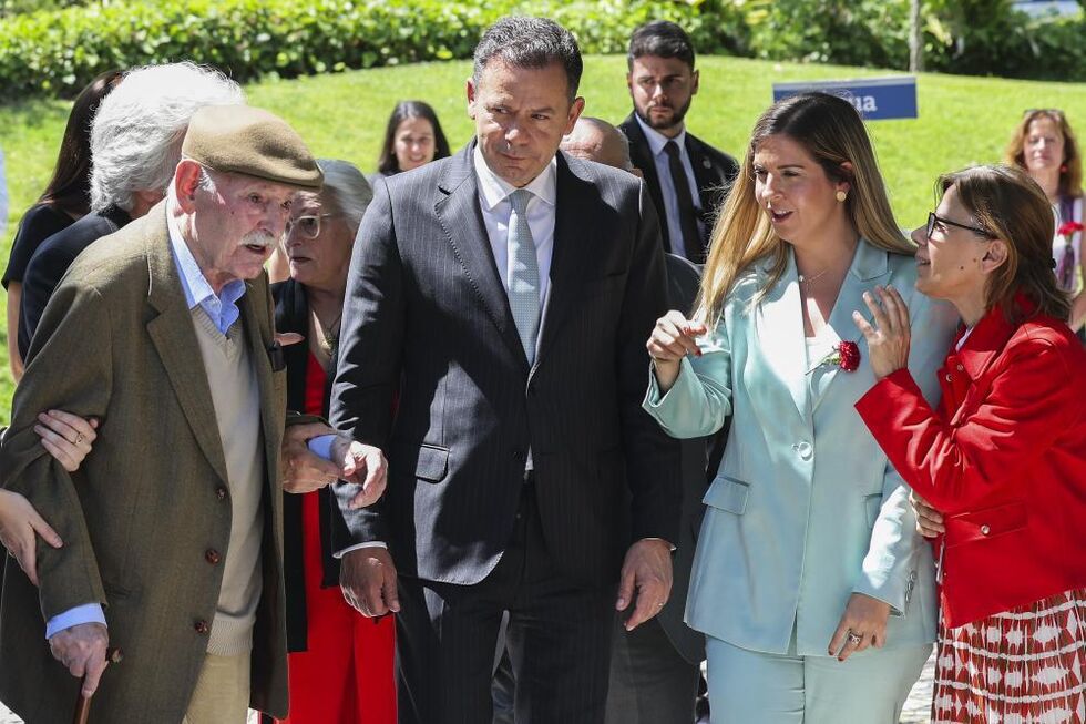 Ruy de Carvalho e o primeiro-ministro, Luís Montenegro