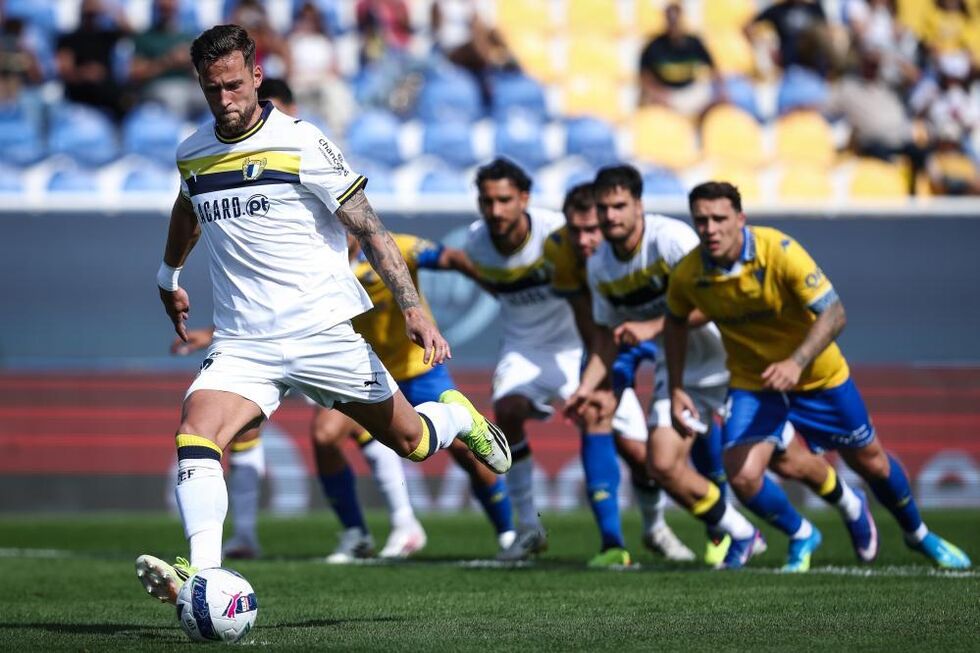 Famalicão vence o Estoril Praia