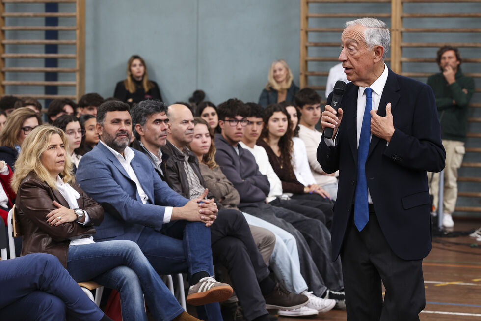 Marcelo Rebelo de Sousa discursa em Ansião sobre educação para alunos