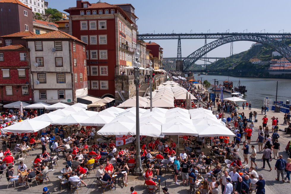 A Ribeira do Porto é um dos locais mais turísticos da cidade invicta