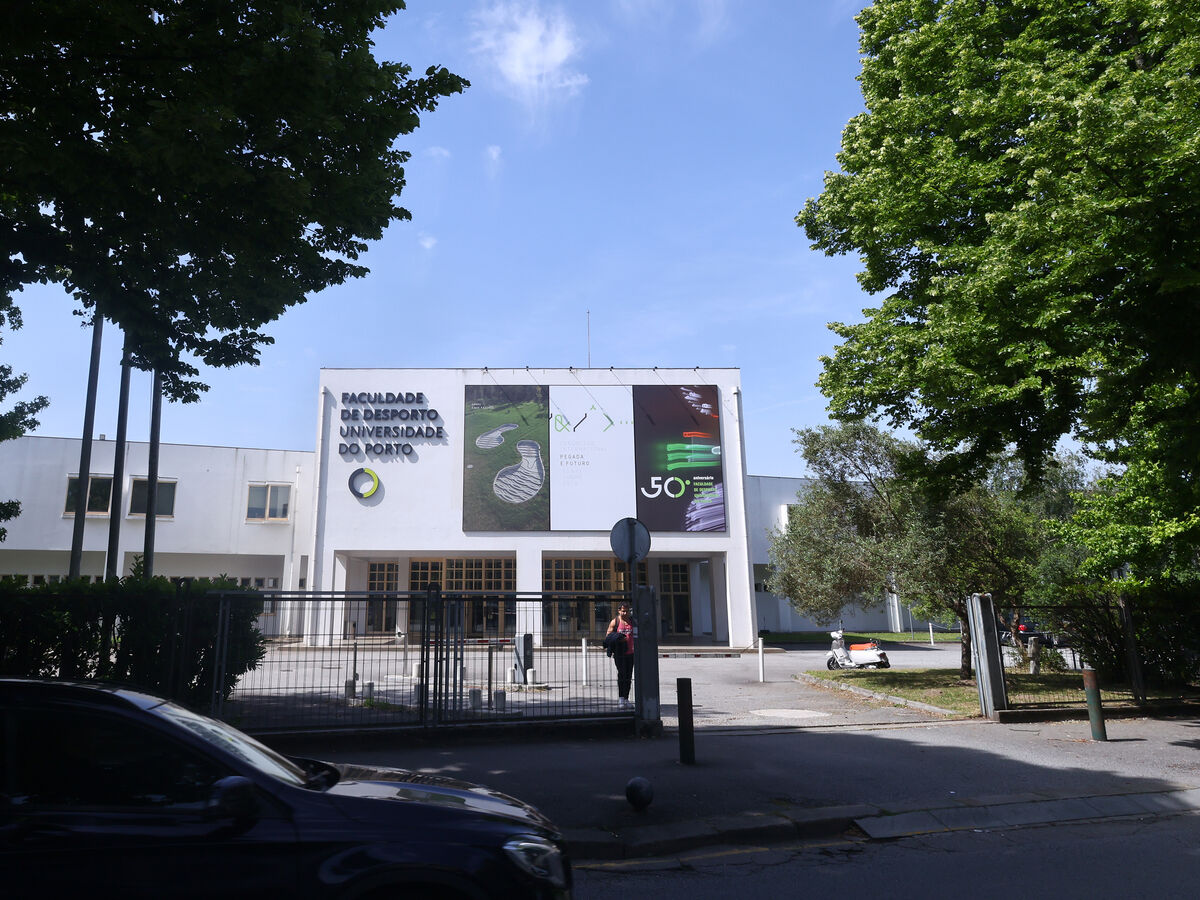 Faculdade de Desporto do Porto: pressões sobre estudantes e isolamento das vozes críticas