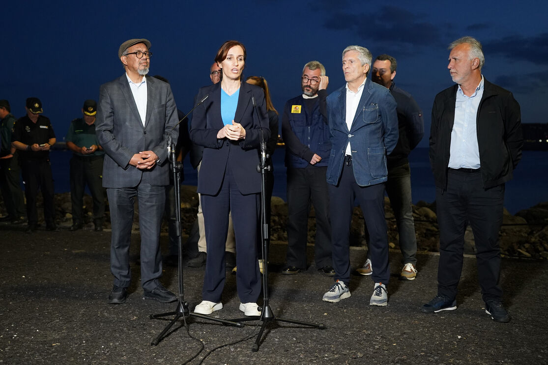 A ministra da Saúde de Espanha falou aos jornalistas no porto de Granadilla 