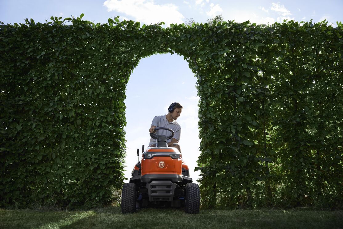 Escolha a máquina certa da Husqvarna para o seu jardim