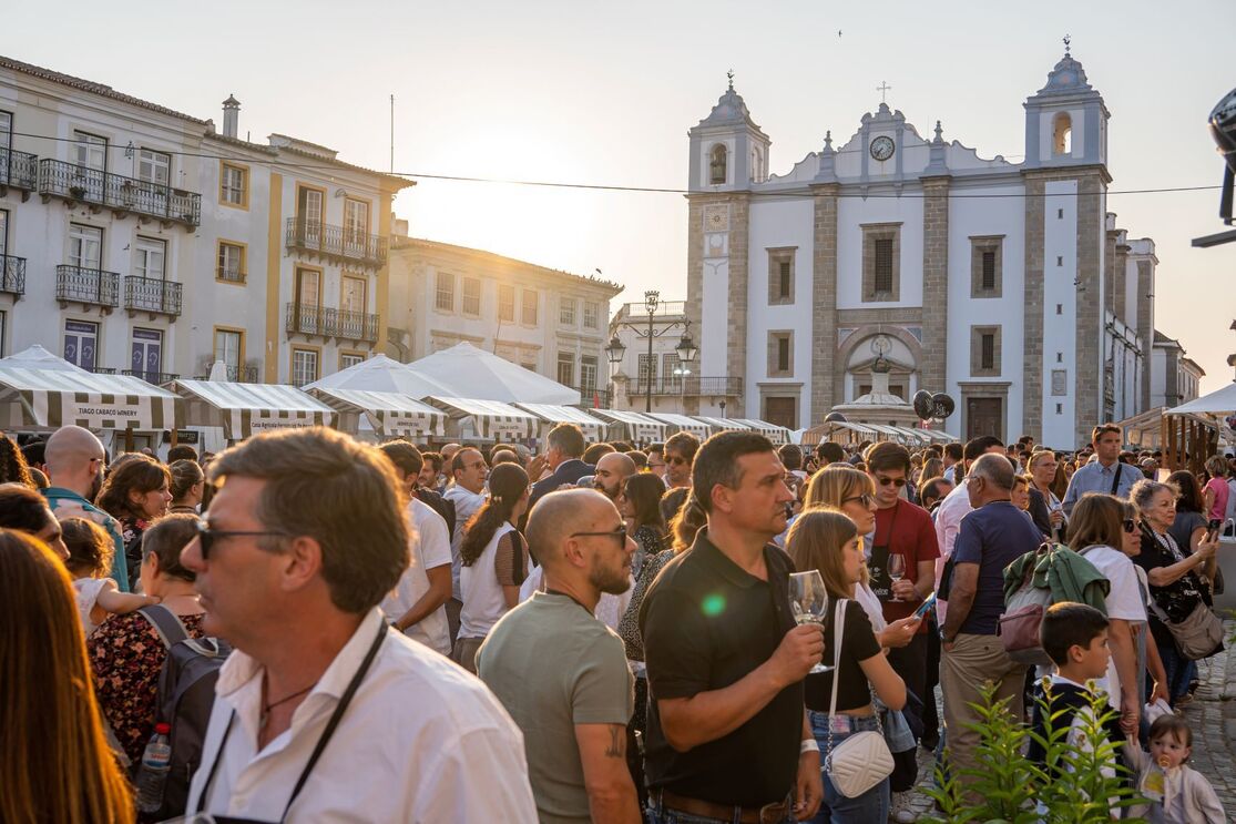A Praça do Giraldo, em Évora, acolhe a 11ª edição do ÉvoraWine