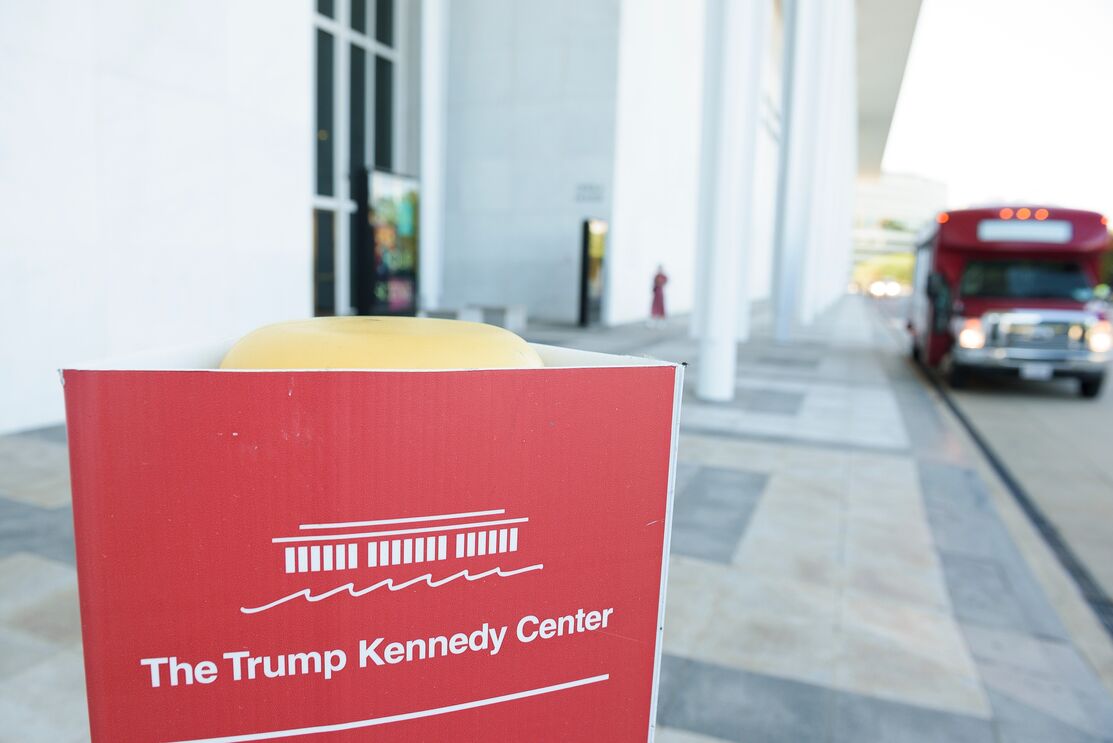 Nome de Donald Trump foi atribuído ilegalmente